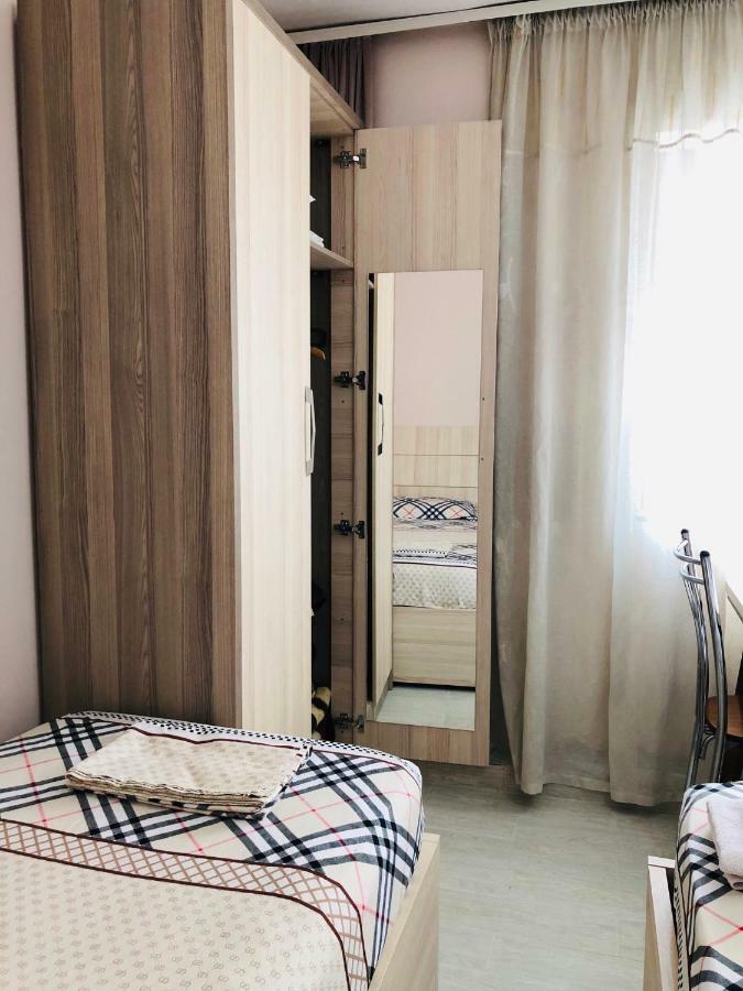 City Rooms And Studio Apartments ティラナ エクステリア 写真
